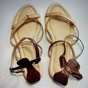 Green Casuals Chic Tan and Brown Women's Sandals Size Appropriate 6.5